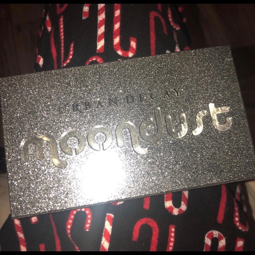 Urban decay glittery palette 🎨